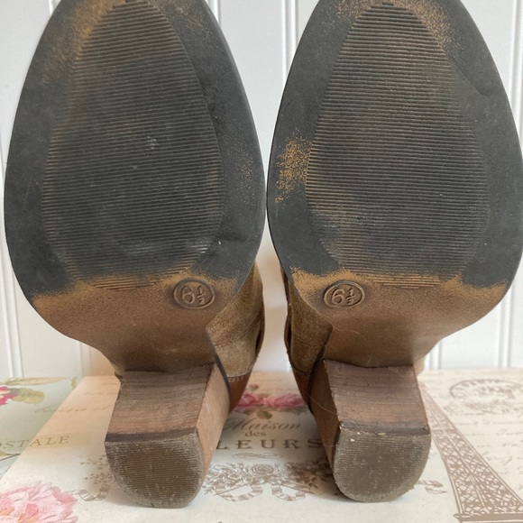 Brown ankle bootie with buckle - Picture 5 of 5